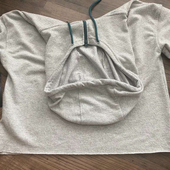 Philadelphia Eagles Crop Sweatshirt - Picture 2 of 5